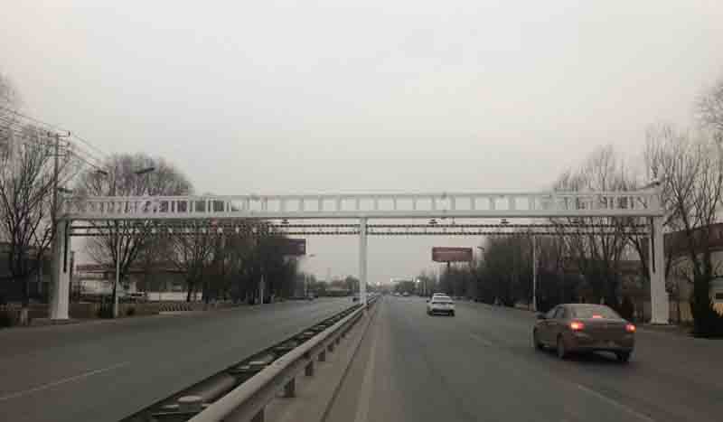 昌江公路限高杆